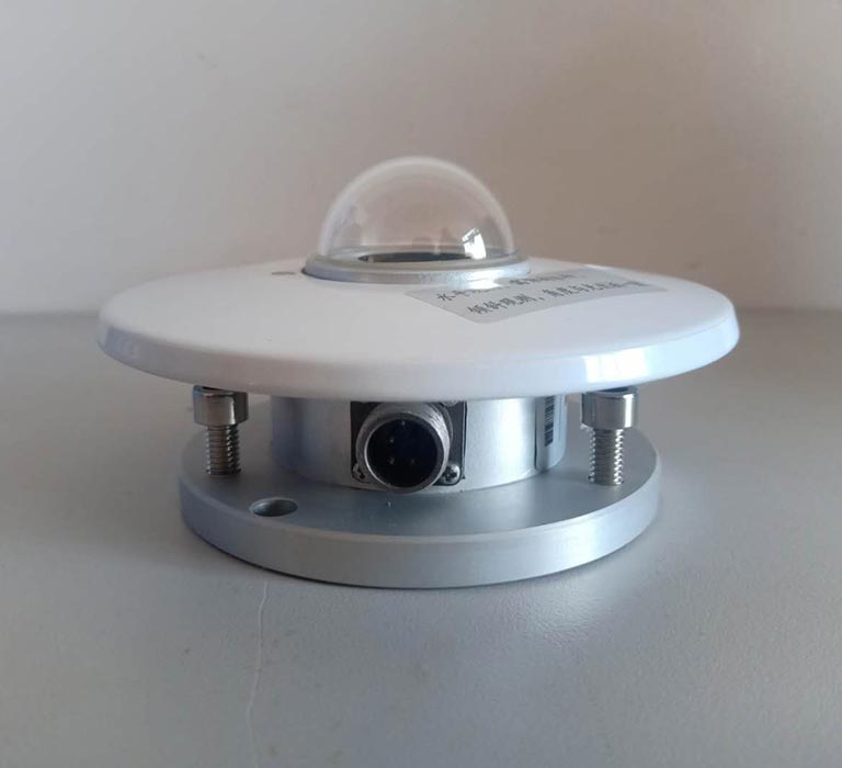 太陽輻射的總輻射出射度